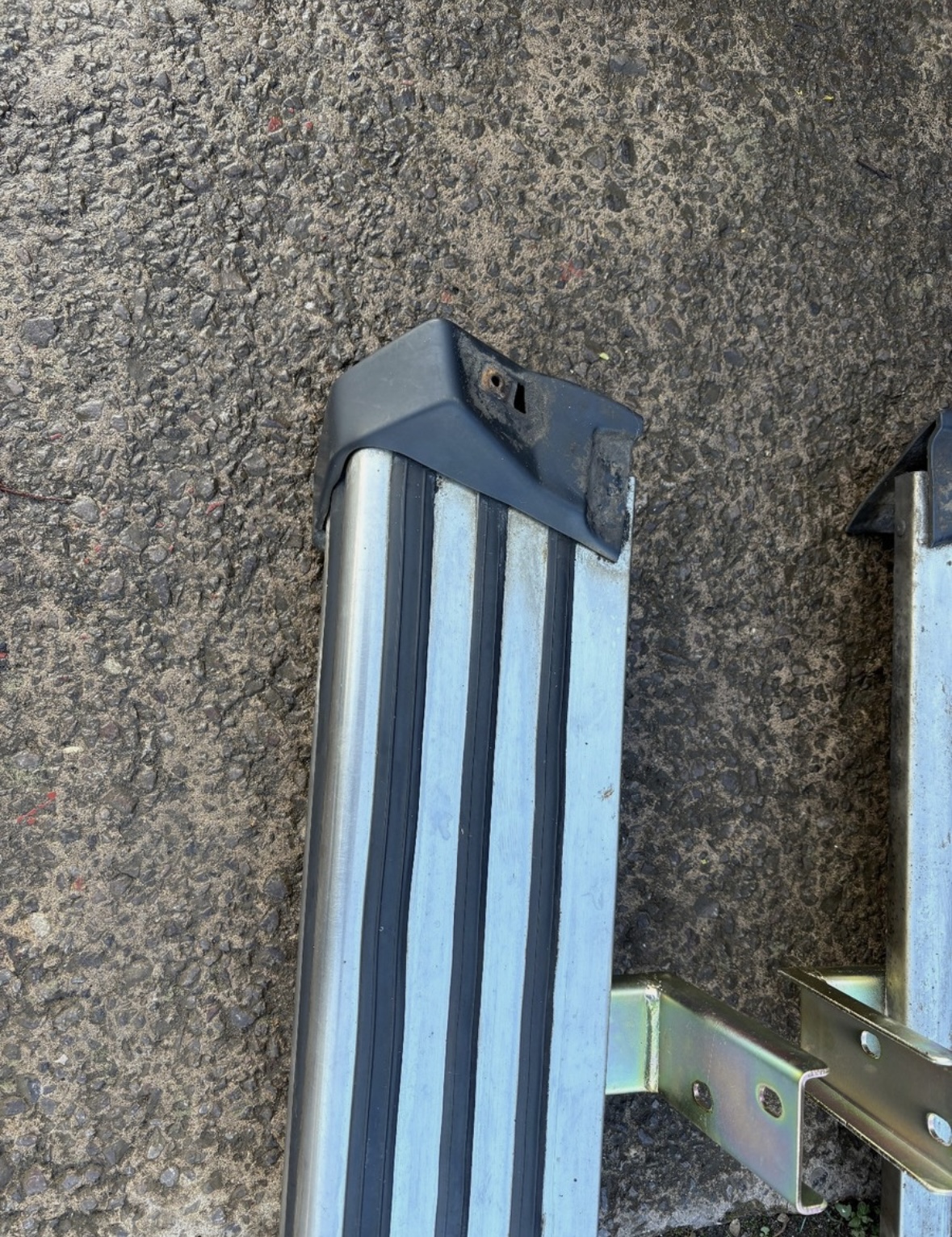 Mercedes g wagon W463 side steps SWB - Image 2