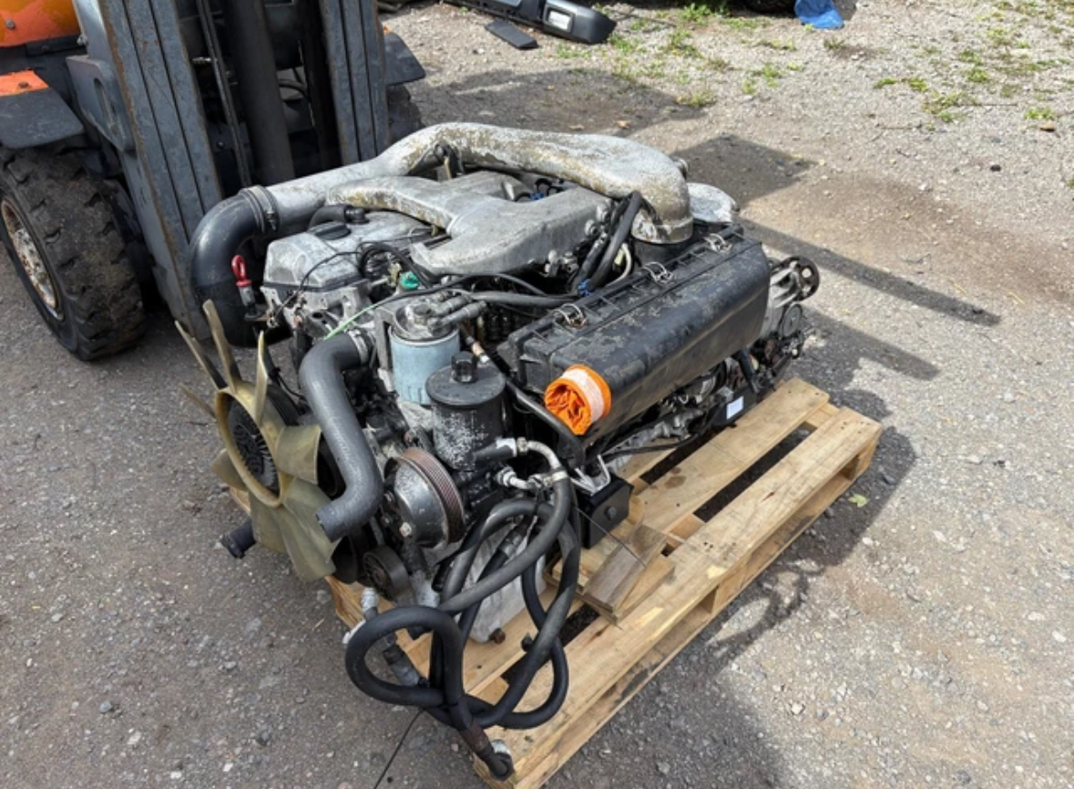G-Wagon W463 W460 OM603 350 td engine And auto gearbox - Image 5