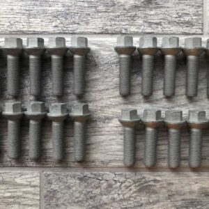 G-Wagon Lug Bolts PhotoOct11 181746 800x600